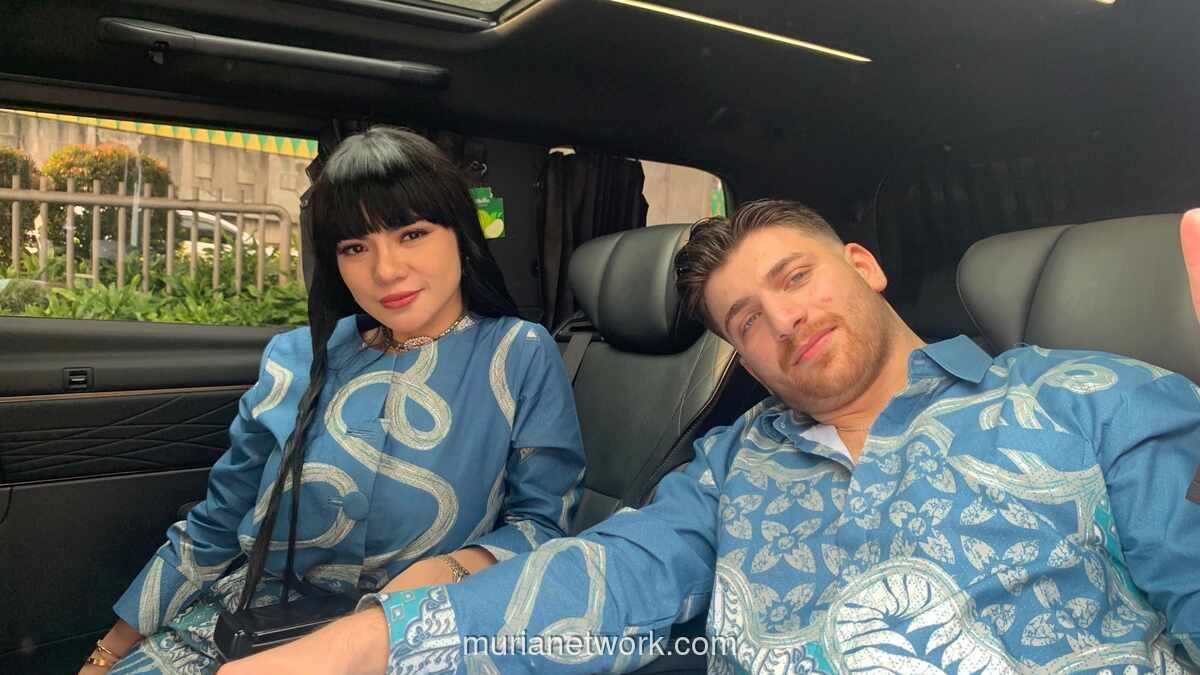 Dinar Candy Klarifikasi Isu Dilamar Resul di Resepsi Nathalie Holscher