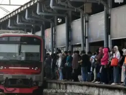 Keributan di KRL Dipicu Dugaan Perselingkuhan, Viral di Media Sosial