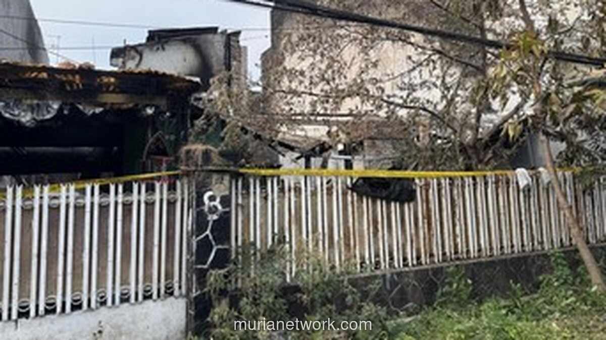 Kebakaran di Pulo Gadung Tewaskan Kakak-Adik, 9 Mobil Damkar Dikerahkan