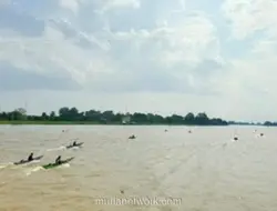 Polres Pelalawan Kawal Balap Perahu di Sungai Kampar, Dorong Ekowisata