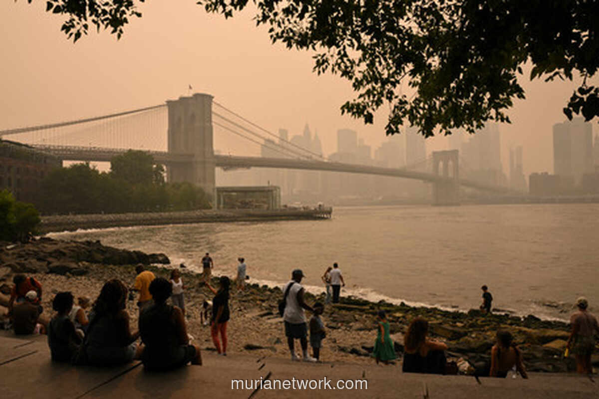 Kabut Asap Kebakaran Hutan Kanada Selimuti New York, Kualitas Udara Memburuk