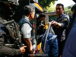 Polri Sita Emas Batangan dan Uang Tunai Rp476 Miliar di Rumah Mewah Sentul