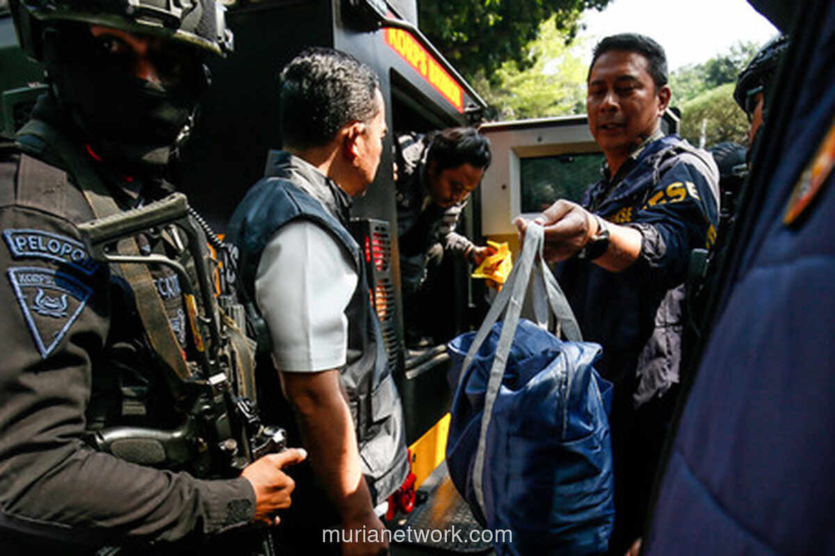 Polri Sita Emas Batangan dan Uang Tunai Rp476 Miliar di Rumah Mewah Sentul