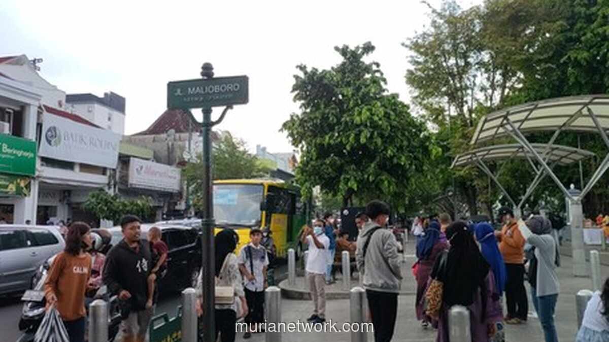 Wakil Wali Kota Tegaskan Foto di Plang Malioboro Gratis, Plang Ilegal Akan Ditertibkan