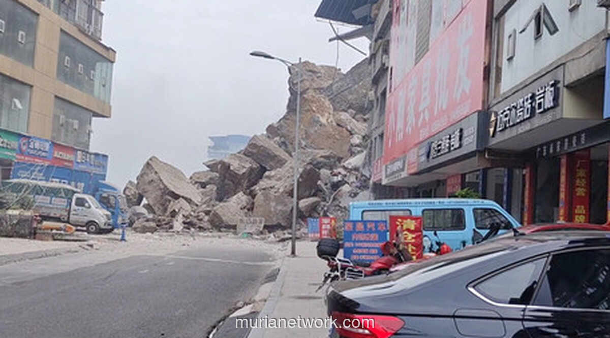 Longsor di Chongqing Runtuhkan Rumah, Sejumlah Warga Tertimbun