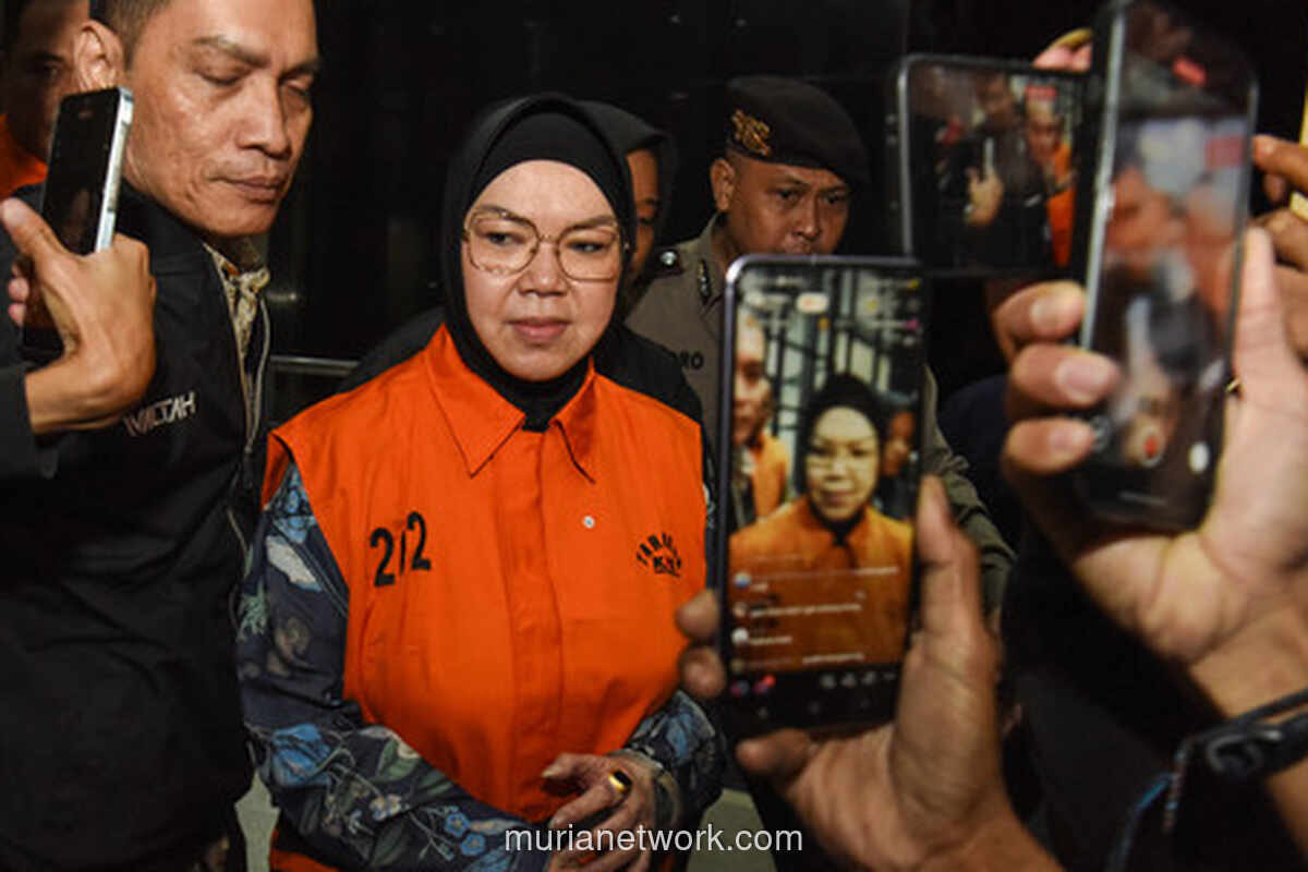 Bupati Sukoharjo Etik Suryani Resmi Jadi Tersangka Usai OTT KPK