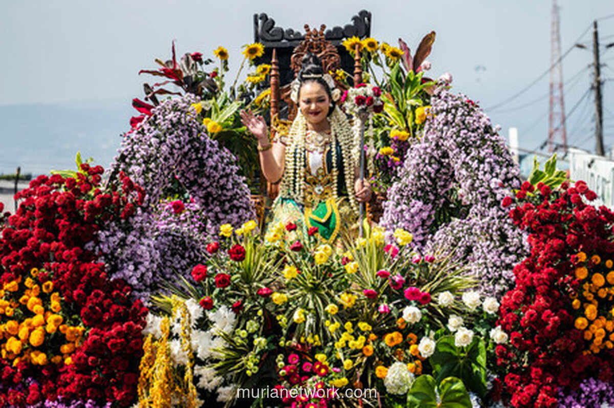 Karnaval Bunga Bandungan, Warga Lereng Gunung Ungaran Pamerkan Potensi Wisata dan Sentra Bunga Hias