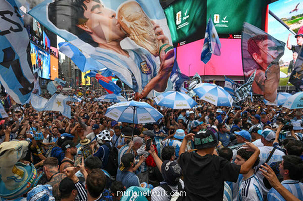 Ribuan Fans Argentina Padati Times Square Jelang Final Copa America
