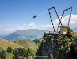 Ayunan Raksasa di Puncak Alpen, Sensasi Baru Wisata Musim Panas Swiss
