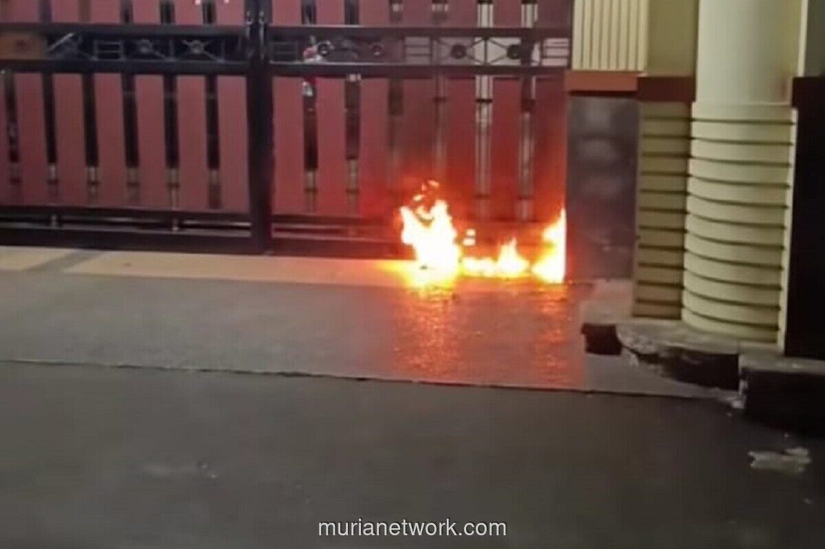 Rumah Pengacara di Ciracas Dilempar Bom Molotov, Polisi Buru Dua Pelaku