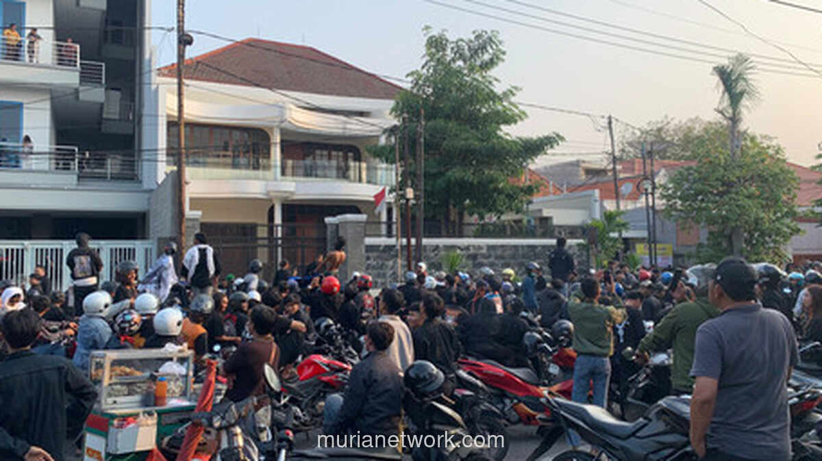 Massa Pesilat Serbu Markas Debt Collector di Surabaya, Satu Pelaku Pembacokan Masih Diburu