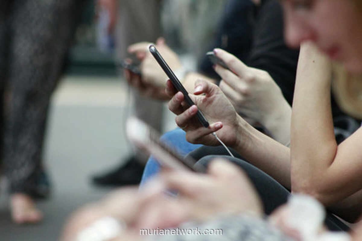 Phone Anxiety Gen Z: Ketika Komunikasi Dikerdilkan oleh Layar