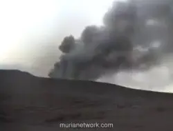 Aktivitas Gunung Anak Krakatau Meningkat, Asap Hitam Membumbung hingga 200 Meter