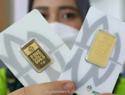 Harga Emas Antam Hari Ini Turun Rp15.000 per Gram