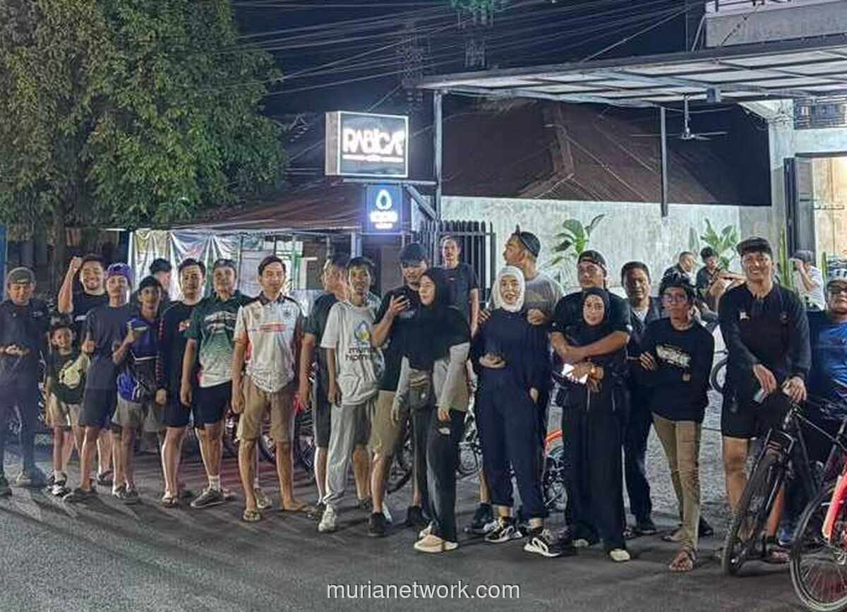 HIPMI Bone Kampanyekan Gaya Hidup Sehat Lewat Gowes Malam