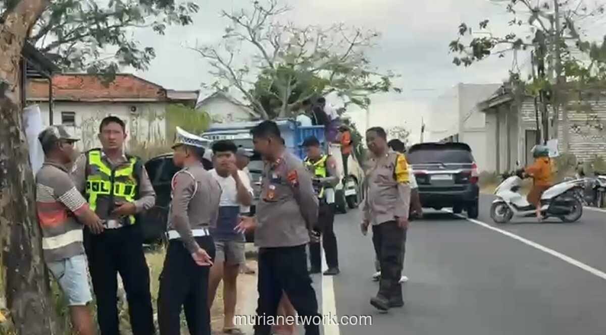 Ibu Tewas, Balita Luka Parah Usai Motor Disenggol Truk Saat Menyalip di Sampang
