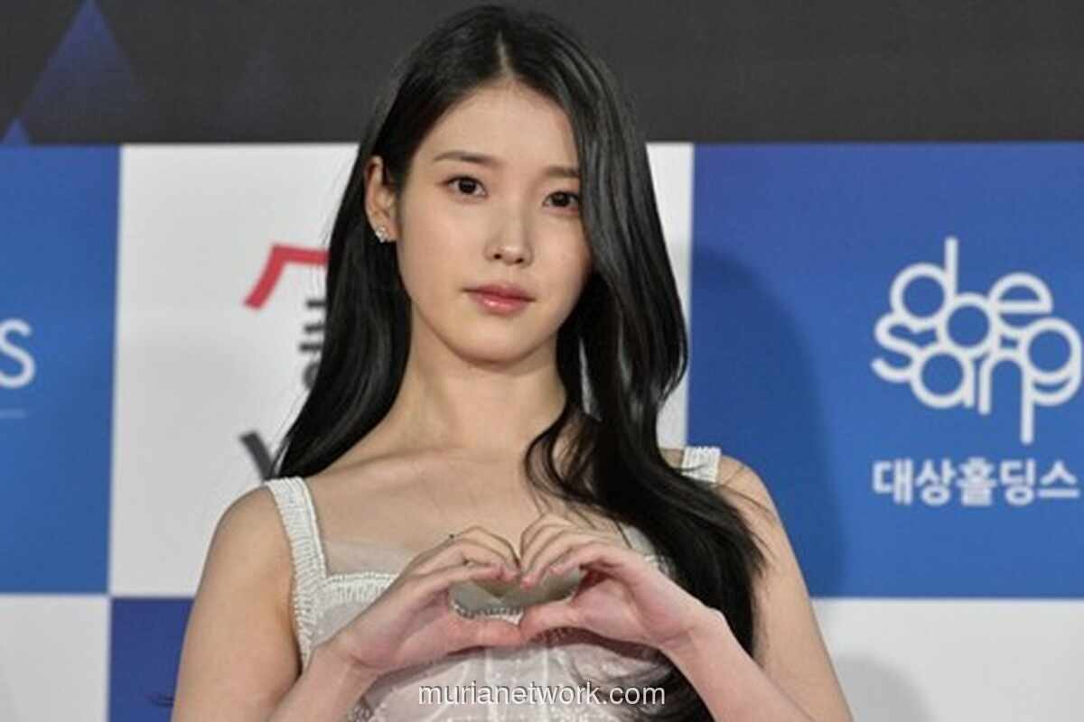 IU dan Lee Jong Suk Dikonfirmasi Putus Setelah Empat Tahun Pacaran