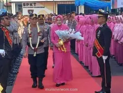 Tradisi Pedang Pora Warnai Penyambutan Kapolres Grobogan yang Baru