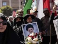 Jenazah Ali Khamenei Dimakamkan di Mashhad di Tengah Serangan Balasan AS-Iran