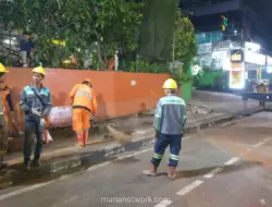 JPO Tendean Rampung Dibongkar, Lalu Lintas Sekitar Masih Ditutup