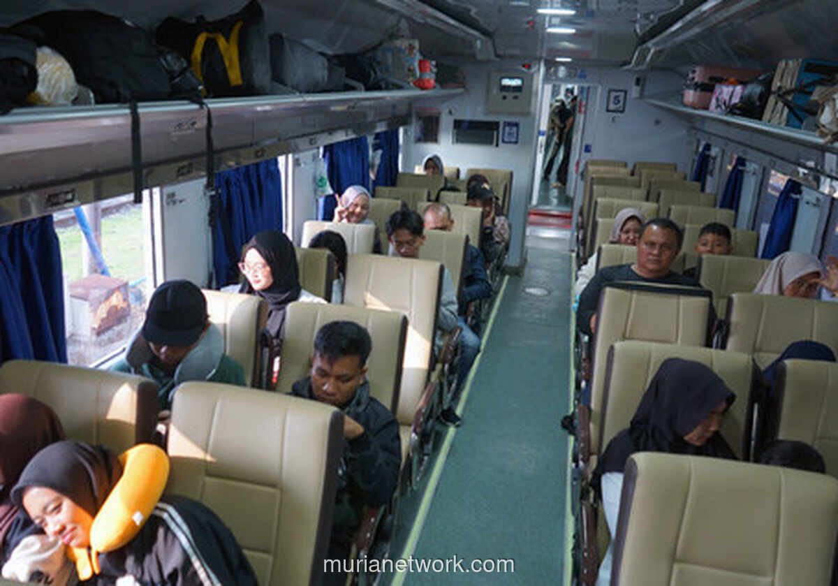KA Rajabasa Kini Gunakan Kereta Ekonomi Premium, Tarif Tetap Rp32 Ribu