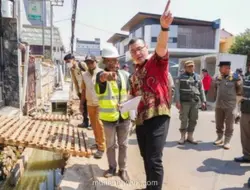 Anggota DPRD DKI Tinjau Langsung Progres Saluran Air di Kebon Jeruk
