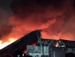 Pabrik Sandal di Tangerang Terbakar, Seorang Pegawai Sesak Napas