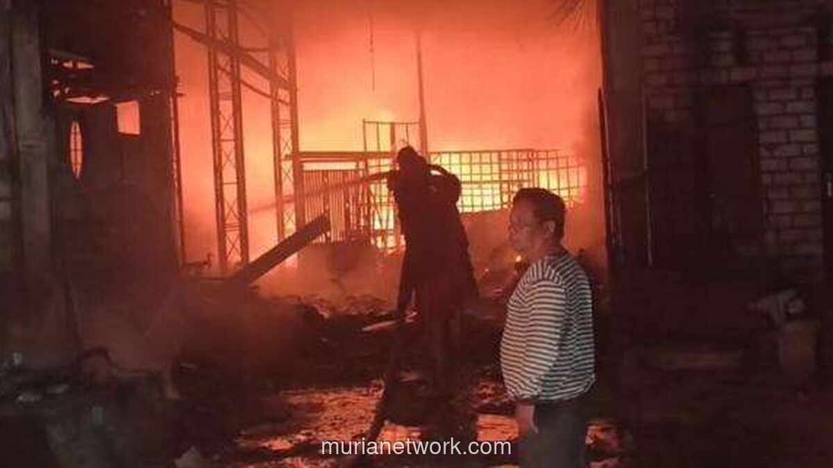 Gudang Rongsokan di Lamongan Ludes Terbakar, Kerugian Capai Ratusan Juta