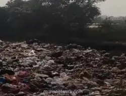 Kebakaran TPA Jatiwaringin Masih Berlangsung, Petugas Kerahkan Helikopter Water Bombing