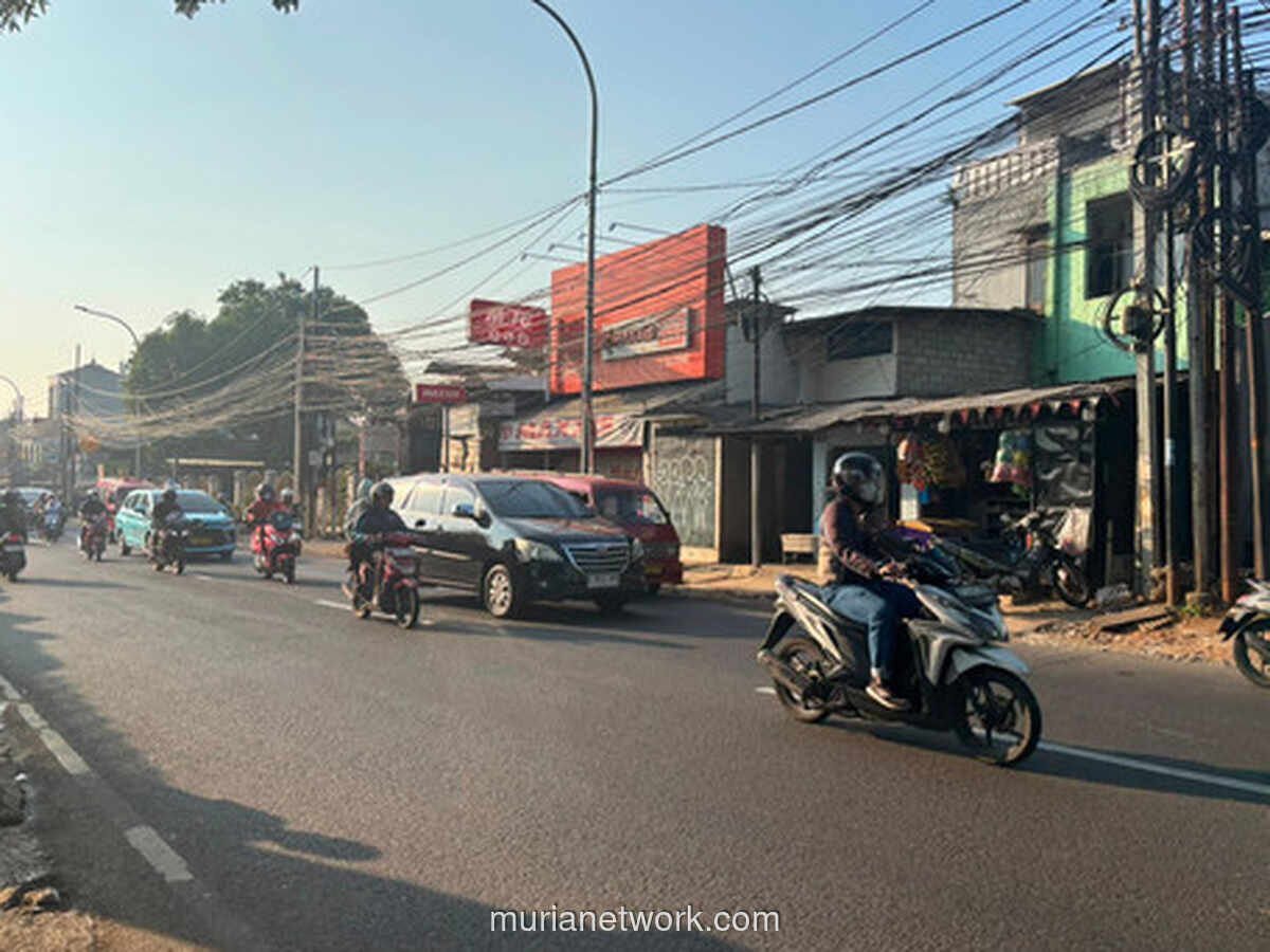 Kecelakaan Beruntun di Pondok Gede, Satu Mobil Tabrak Empat Motor