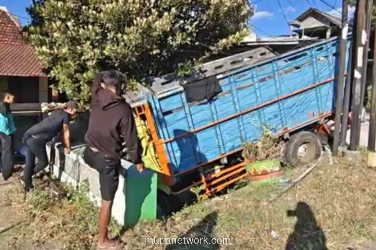 Truk Tabrak Kedai di Ponorogo, Sopir Mengaku Hindari Sosok Misterius
