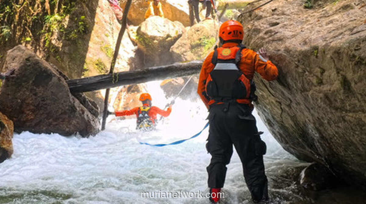 Keluarga Minta Autopsi Jasad Presenter TVRI yang Ditemukan Tewas di Air Terjun Papua Barat