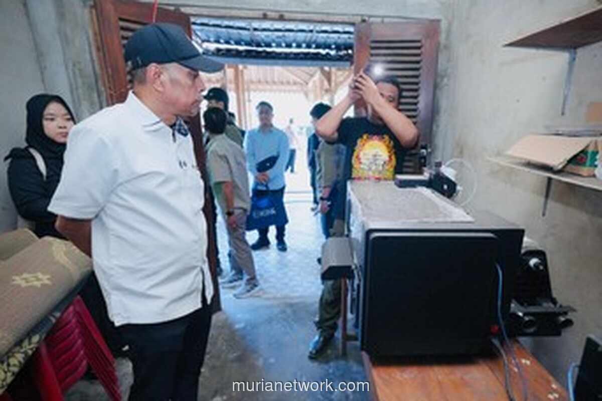 Kemensos dan Bank Mandiri Berdayakan Desa Wisata Karanganyar dengan Bantuan Usaha Sablon