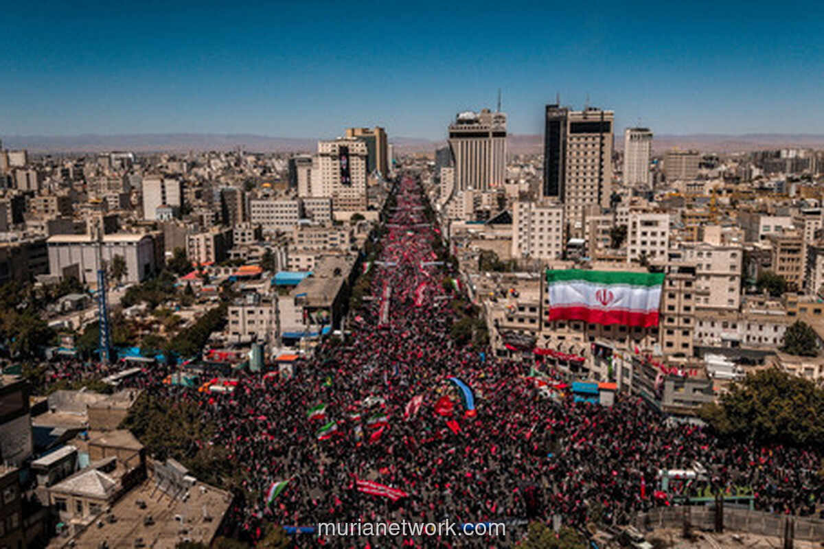 Jenazah Ali Khamenei Dimakamkan di Mashhad, Putra Penerus Tak Terlihat