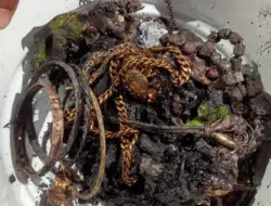 Nenek di Situbondo Bersyukur Perhiasan Emas 95 Gram Ditemukan di Puing Kebakaran