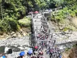 Warga Bener Meriah Haru Resmikan Jembatan Enang-Enang Hasil Swadaya Rp 1 Miliar