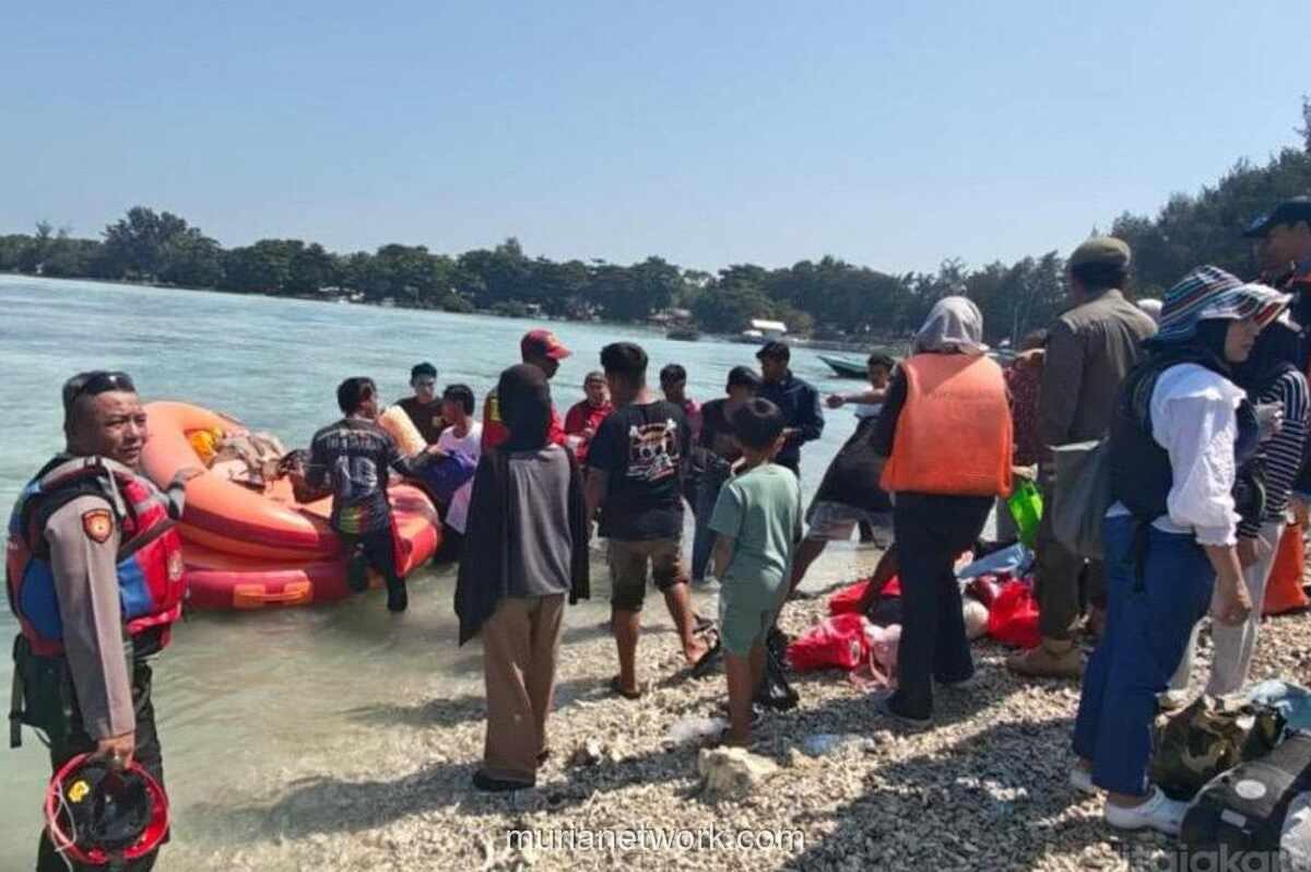 KM Makmur Jaya Mati Mesin di Perairan Pulau Pari, 150 Penumpang Dievakuasi
