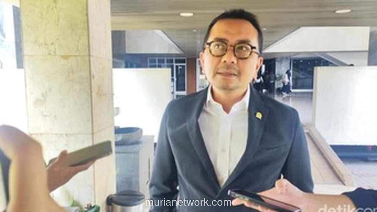 DPR Dorong Regulasi Teknis Potongan Ojol 8% Sebelum UU Baru