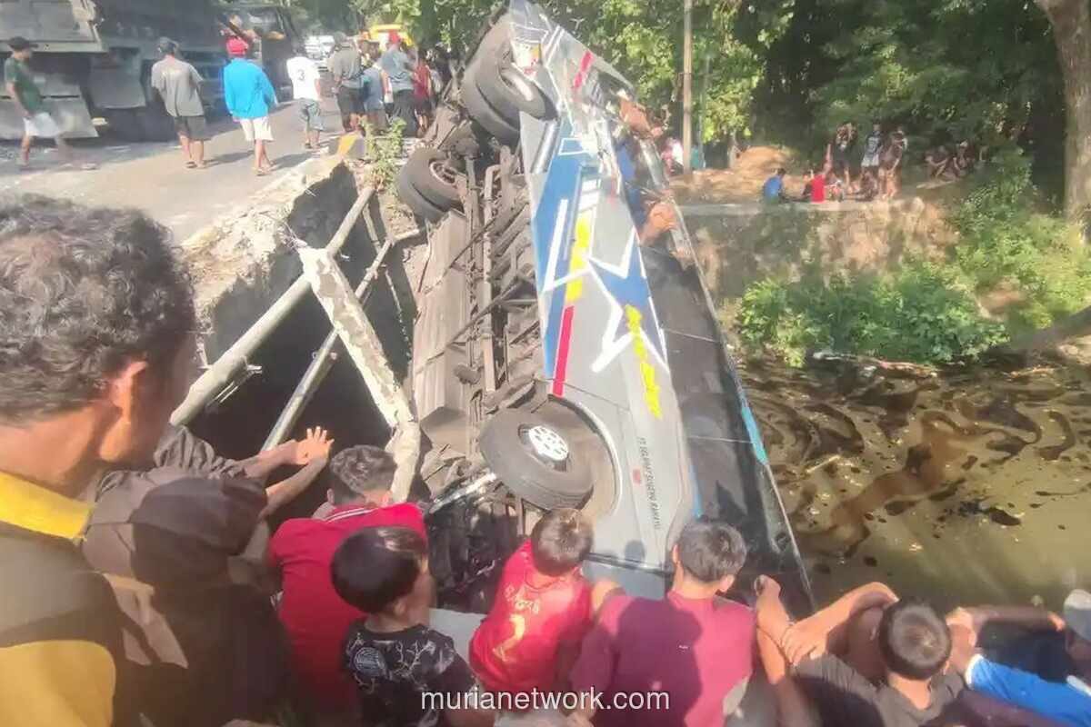 Bus Sugeng Rahayu Terjun ke Sungai di Nganjuk, 27 Orang Luka-Luka