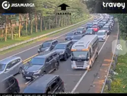 Kemacetan Mengular di Puncak, Contraflow Diberlakukan di Tol Jagorawi