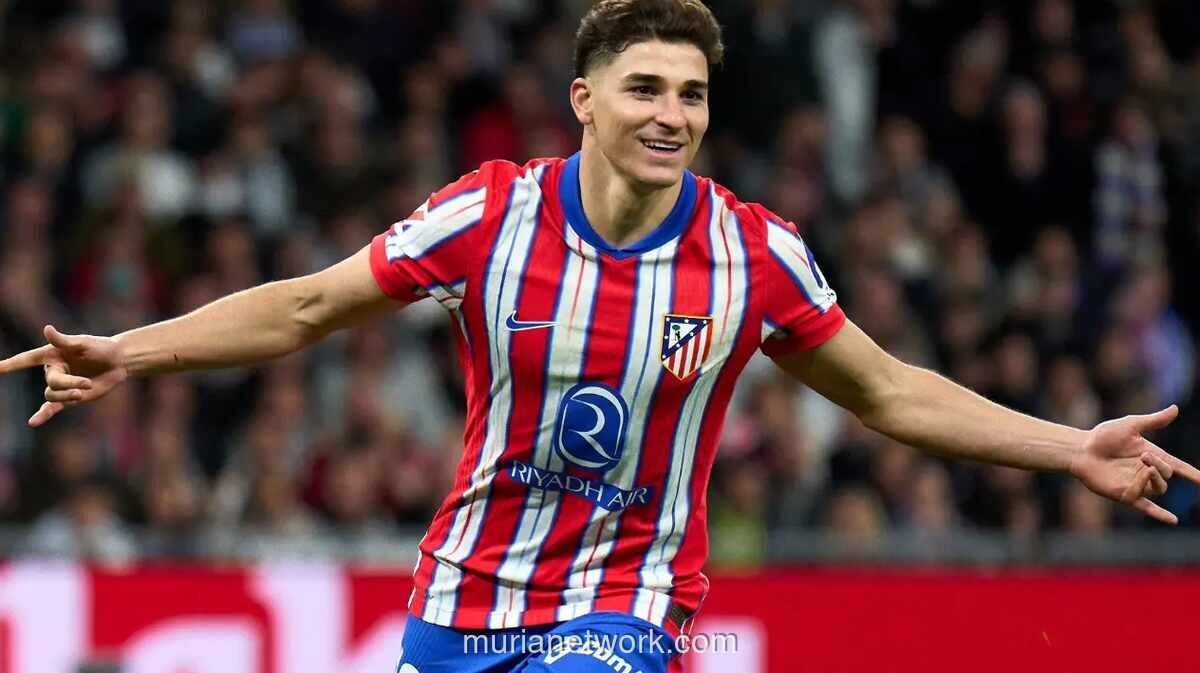 Lamine Yamal Buka Suara soal Rumor Julian Alvarez ke Barcelona