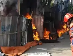 Kebakaran Hanguskan Lapak Pengepul Rongsokan di Bogor Timur
