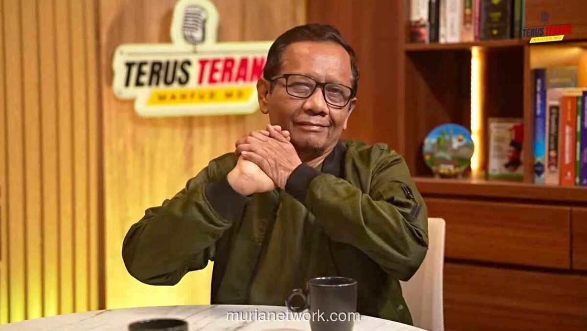 Mahfud MD Sebut Pelukan Jaksa Agung dan Kapolri di Tengah Hilangnya Febrie Adriansyah sebagai Drama Hukum