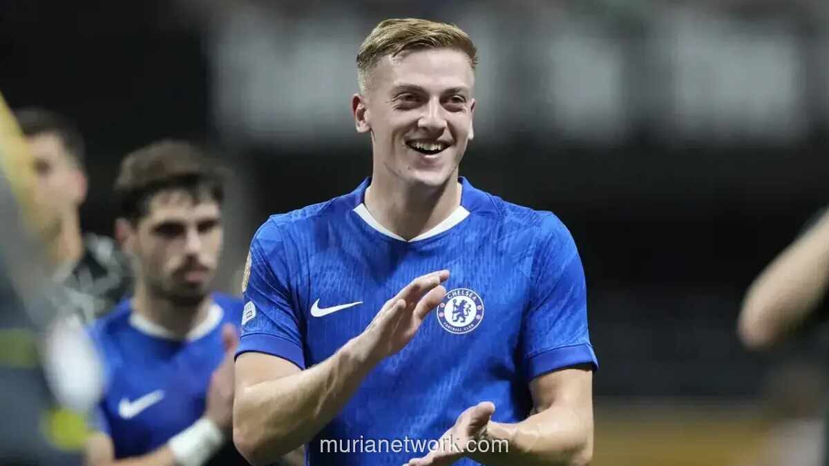 Manchester United Batal Kejar Liam Delap, Alihkan Fokus ke Vlahovic dan Watkins