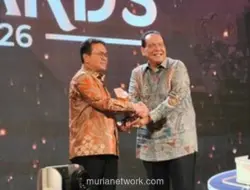 Mendag Budi Santoso Raih Penghargaan Penggerak Transformasi Ekonomi Desa Mandiri