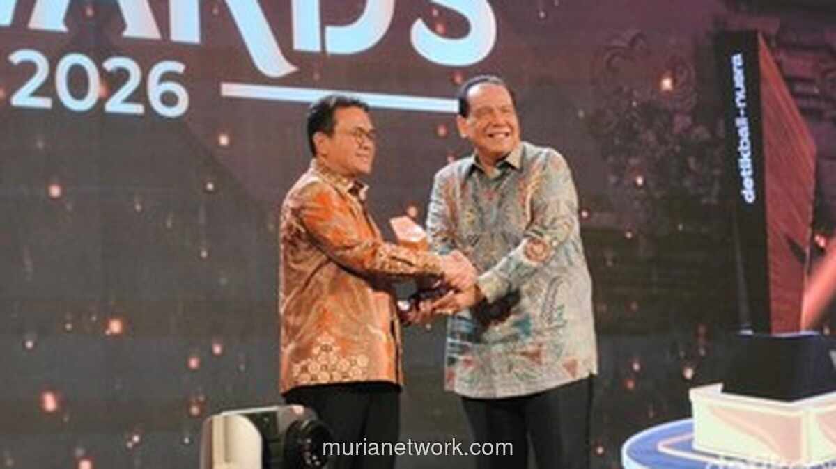 Mendag Budi Santoso Raih Penghargaan Penggerak Transformasi Ekonomi Desa Mandiri