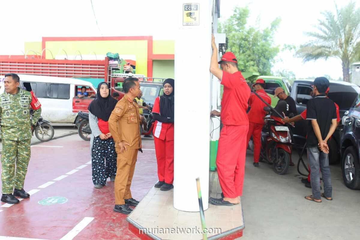 Bupati Bone Sidak SPBU Usai Lihat Antrean Panjang Kendaraan