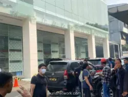 Polisi Datangi Kantor Badan Gizi Nasional, Kaca Rusak dan Serpihan Berserakan