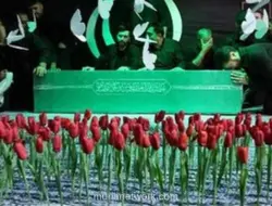 Peti Jenazah Ali Khamenei untuk Pertama Kali Ditampilkan di Depan Umum, Pelayat Menangis