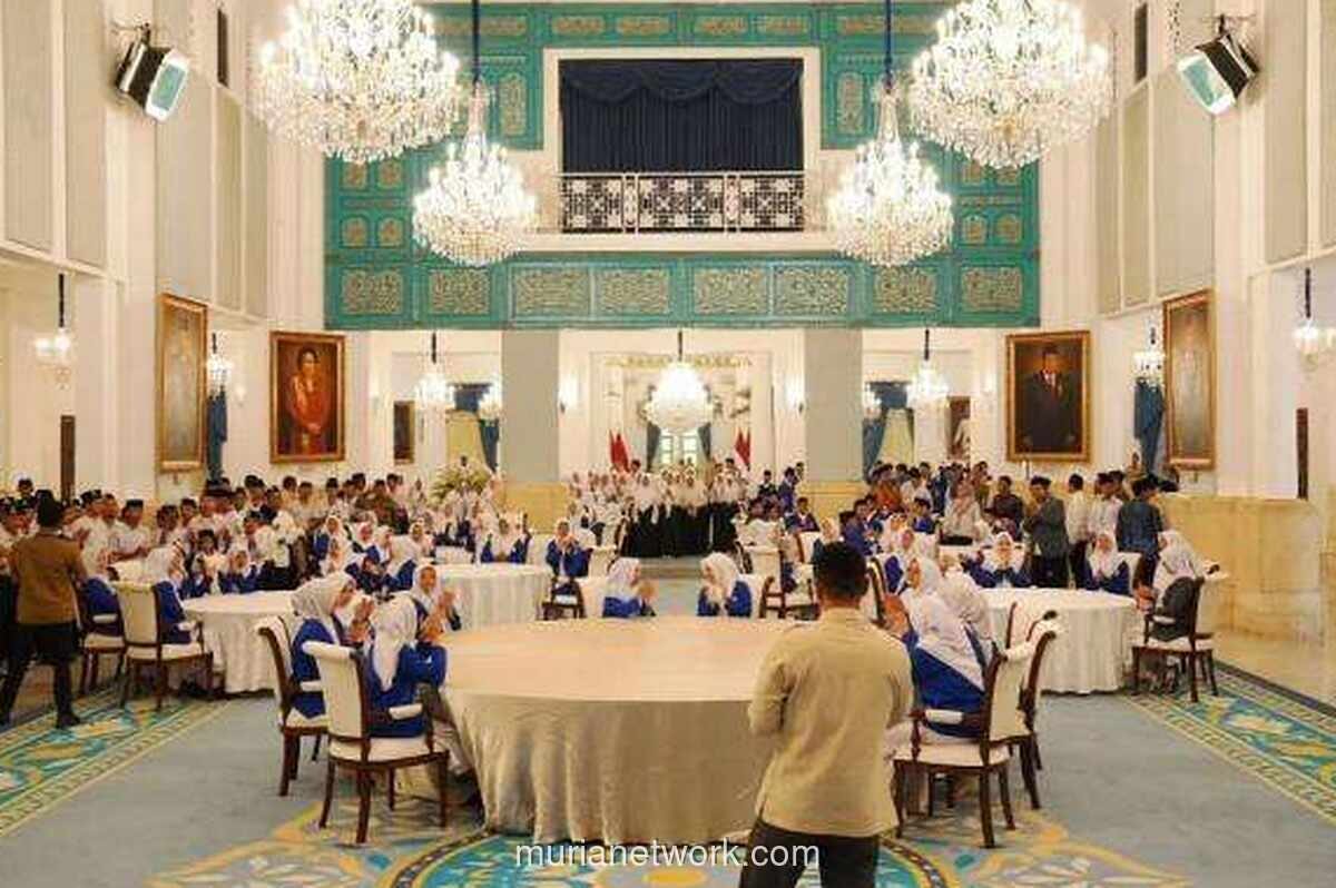 Ratusan Santri Masuk Istana, Lihat Langsung Tempat Kerja Presiden